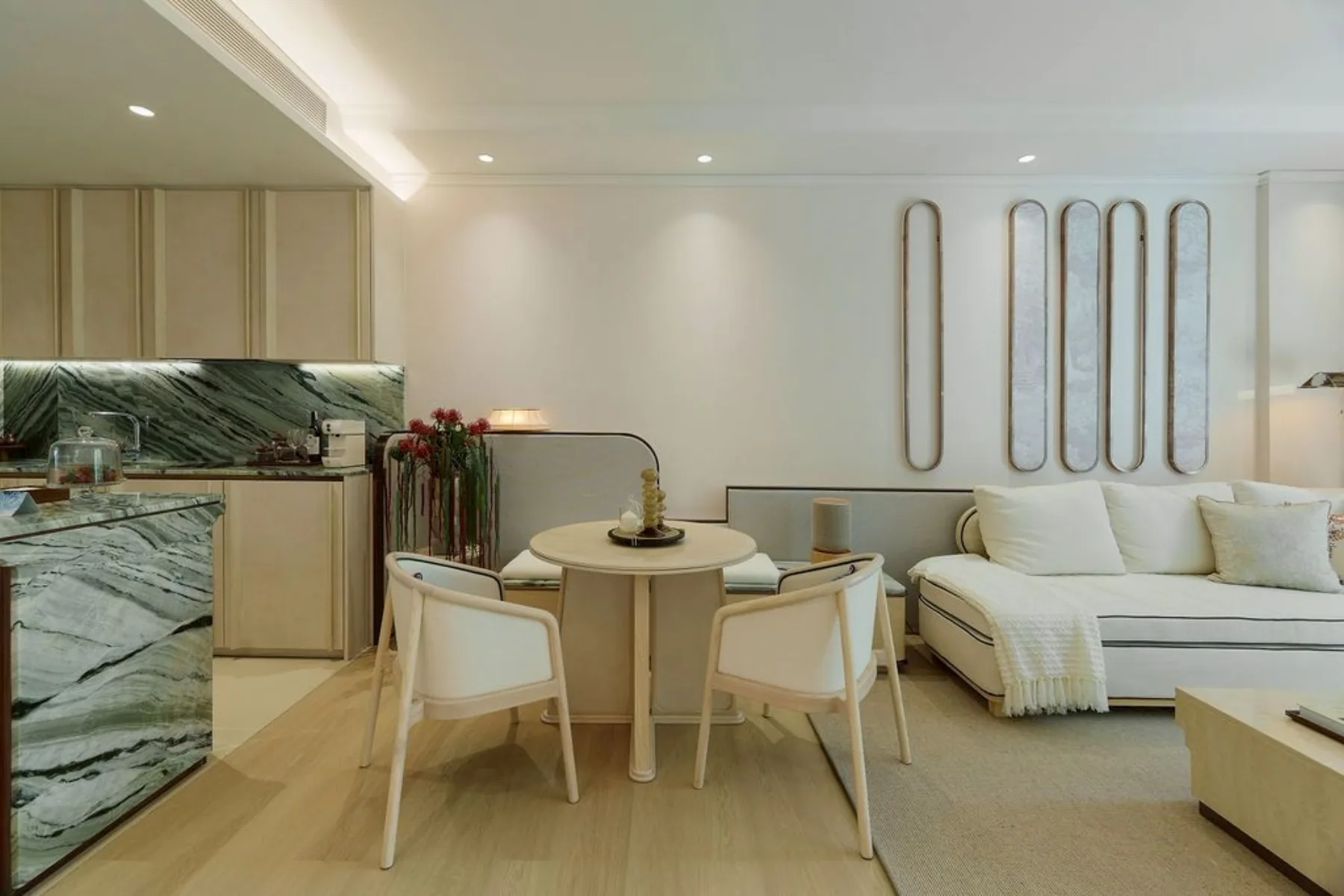 1-bedroom show suite, 67 m² — photographed on site · 4/12